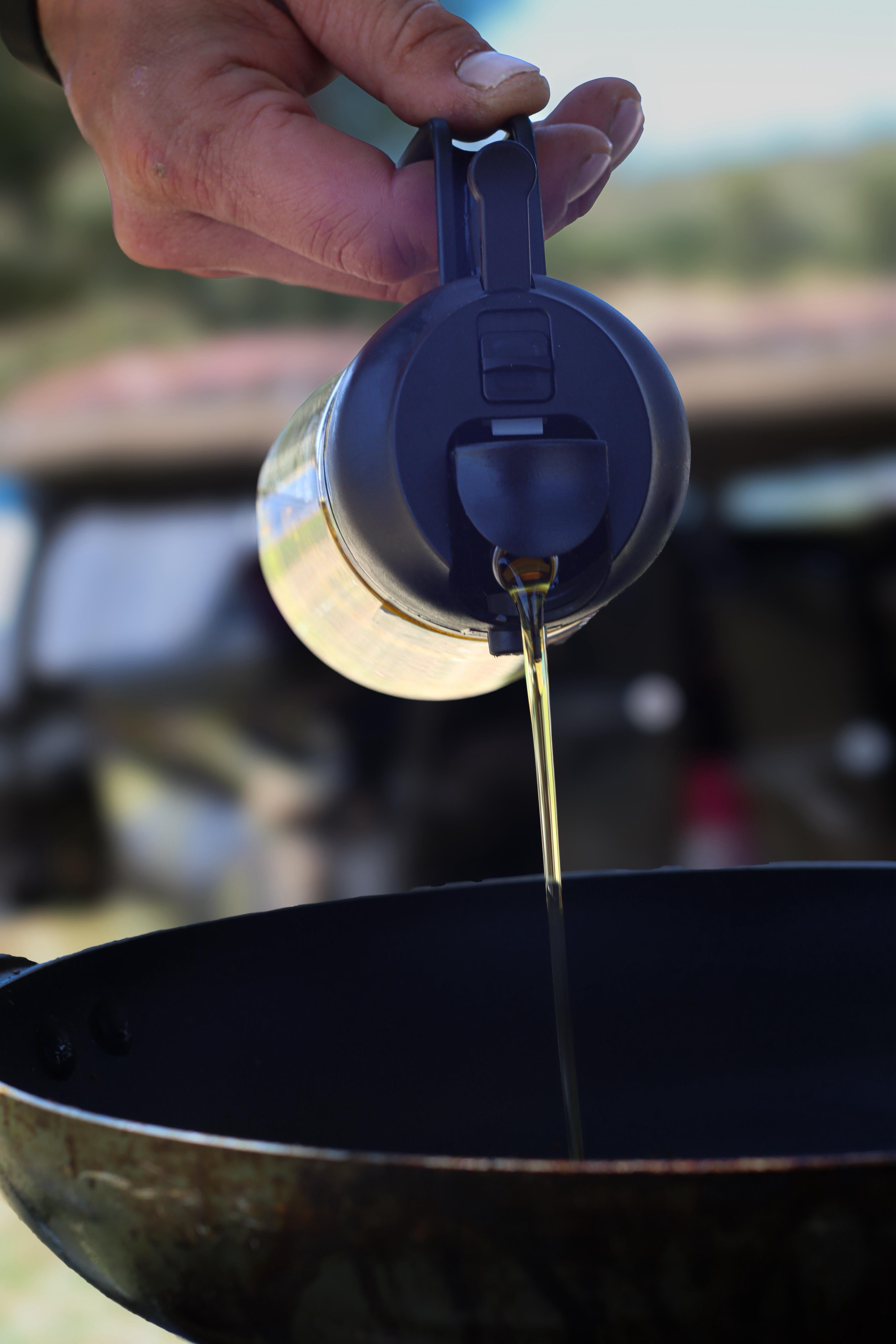 Dosificador de Aceite de Doble Función – Flujo Continuo o Chorro Directo