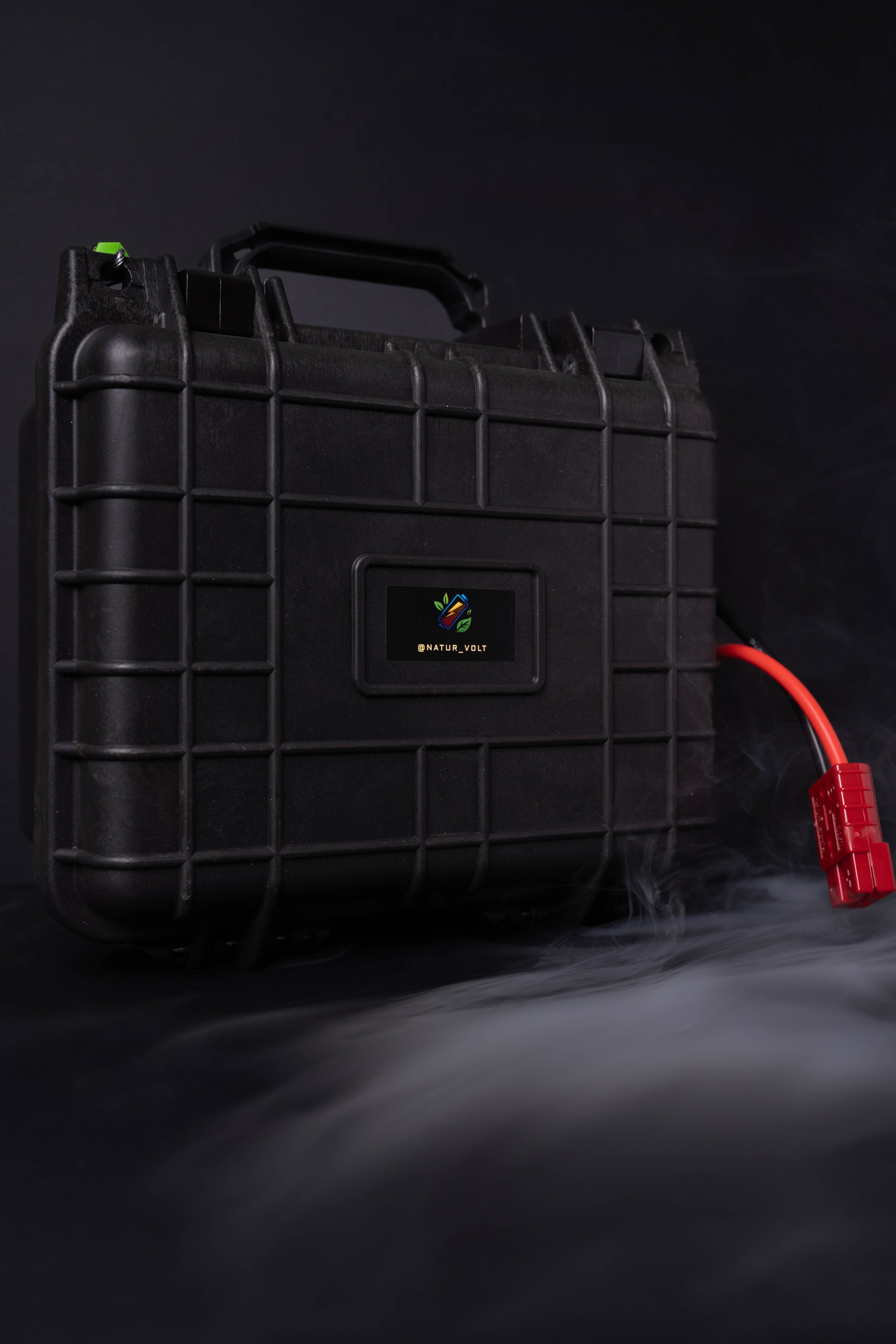 Maletín Estanco 12V 100Ah LiFePO4 con Anderson, USB y Voltímetro