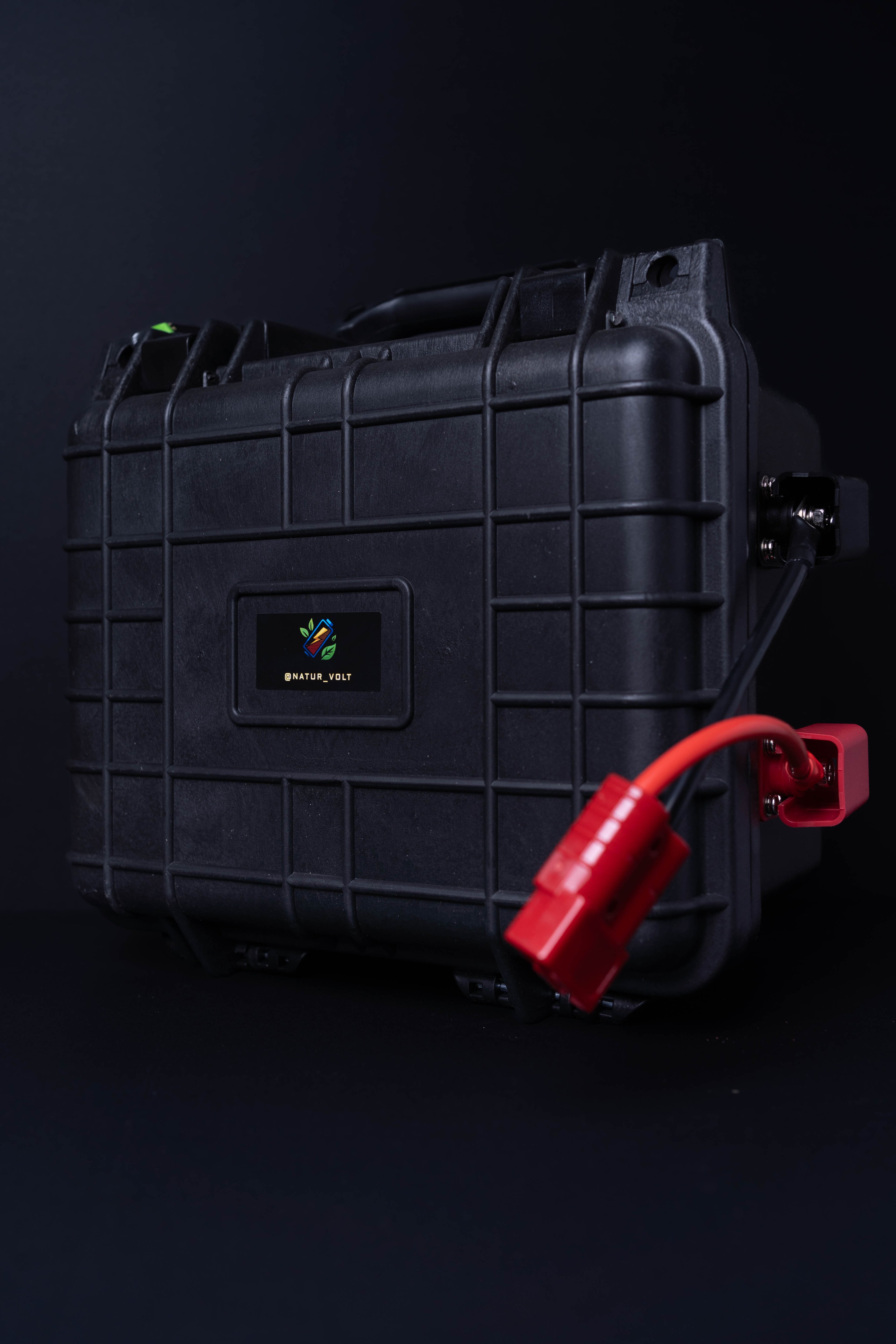 Maletín Estanco 12V 100Ah LiFePO4 con Anderson, USB y Voltímetro